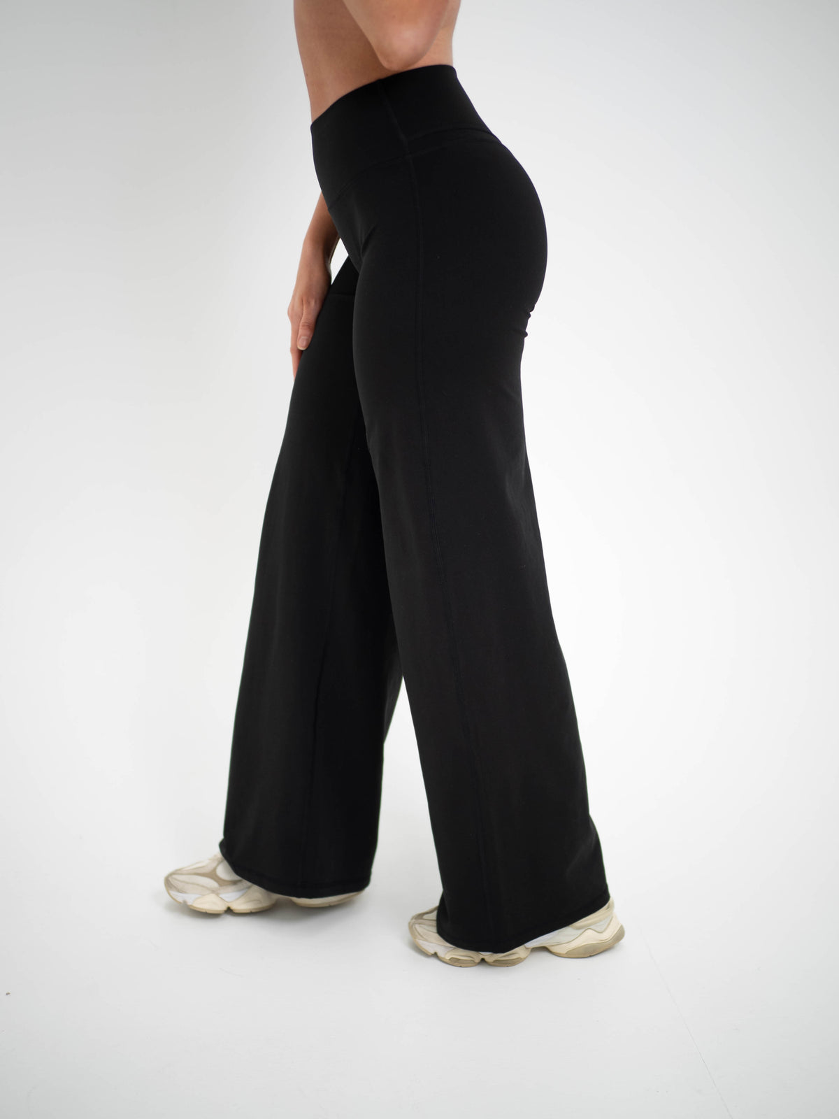 Black Sculpt Flares